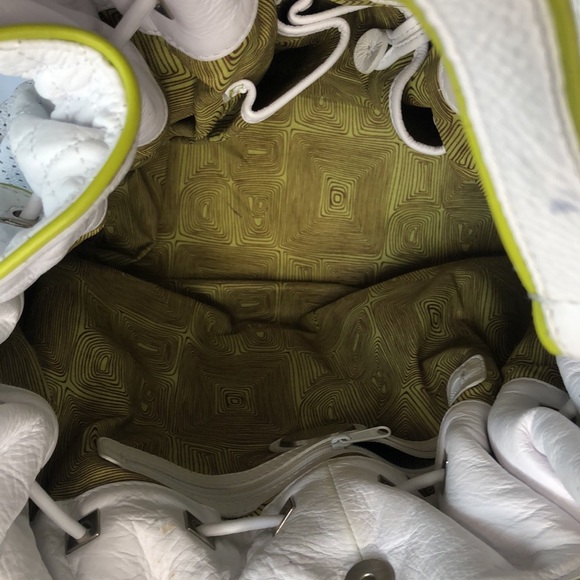 FRANCESCO BIASIA white leather lime green trimmed hobo style shoulder bag. - Picture 14 of 14